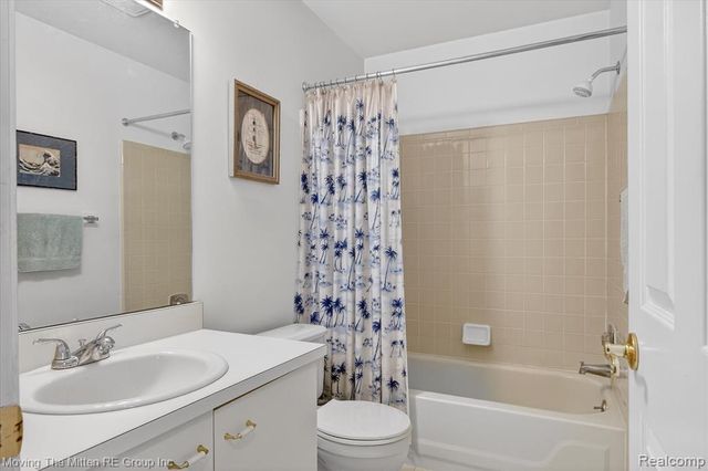 7127 Danbrooke Court, West Bloomfield, MI 48322