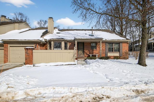 7127 Danbrooke Court, West Bloomfield, MI 48322