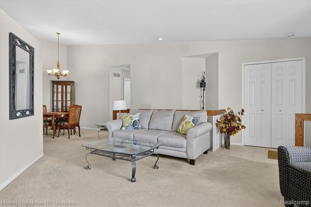 7127 Danbrooke Court, West Bloomfield, MI 48322