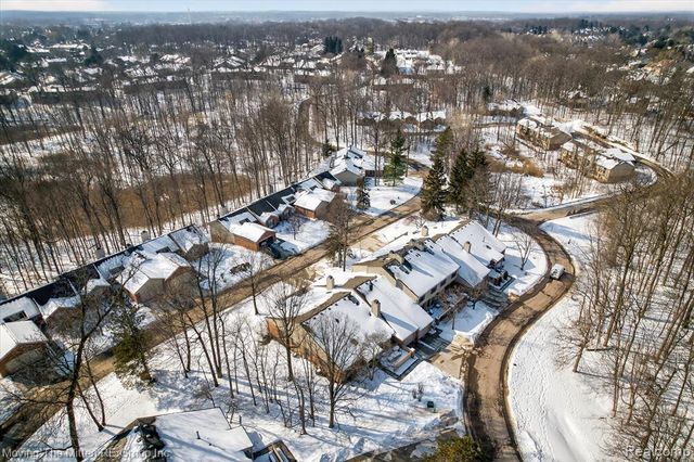 7127 Danbrooke Court, West Bloomfield, MI 48322