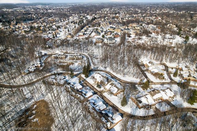 7127 Danbrooke Court, West Bloomfield, MI 48322