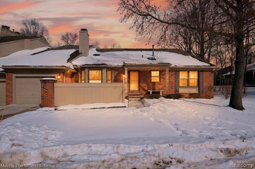 7127 Danbrooke Court, West Bloomfield, MI 48322