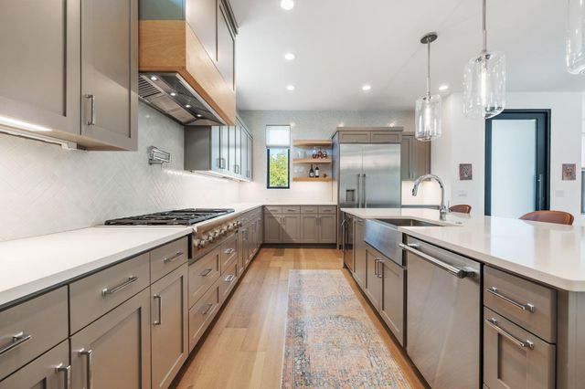 2019 Brentwood ST, Austin, TX 78757