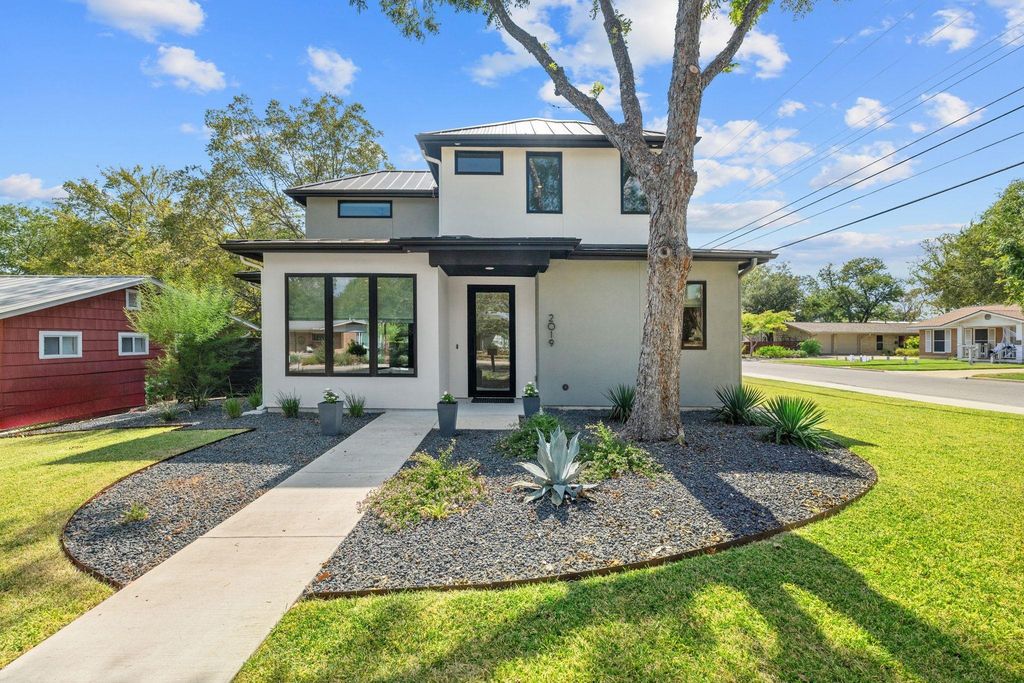 2019 Brentwood ST, Austin, TX 78757