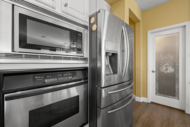 5713 Canoe Dr, Corona, CA 92880