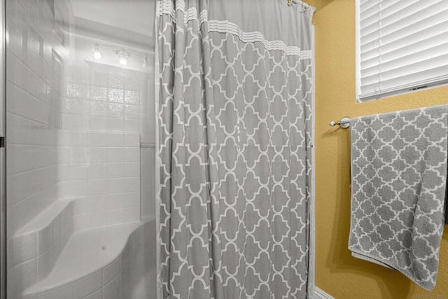 5713 Canoe Dr, Corona, CA 92880