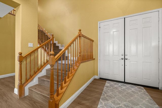 5713 Canoe Dr, Corona, CA 92880