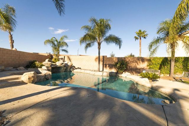 5713 Canoe Dr, Corona, CA 92880