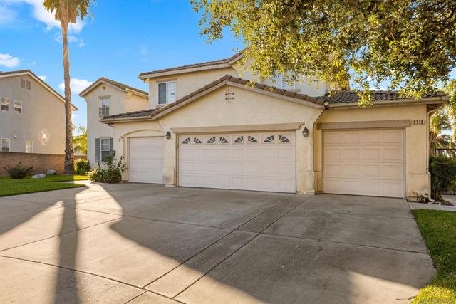 5713 Canoe Dr, Corona, CA 92880