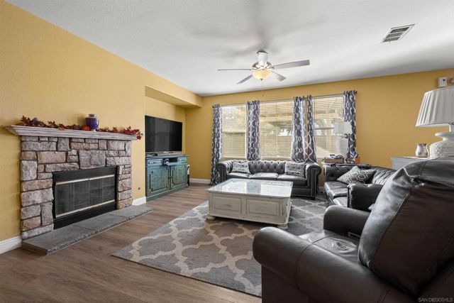 5713 Canoe Dr, Corona, CA 92880