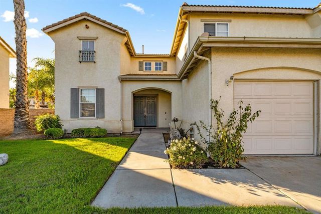 5713 Canoe Dr, Corona, CA 92880