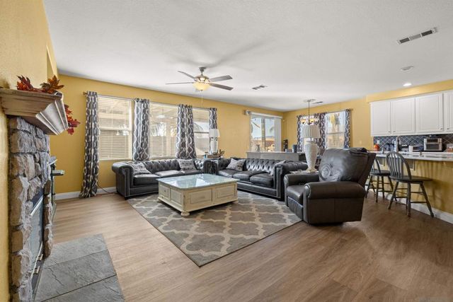 5713 Canoe Dr, Corona, CA 92880