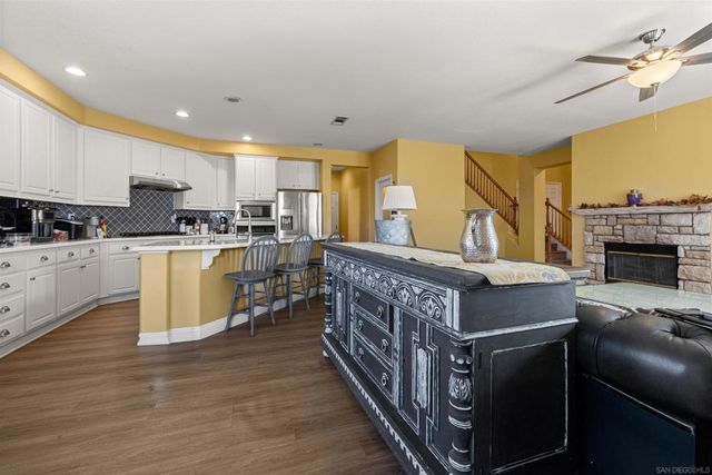 5713 Canoe Dr, Corona, CA 92880