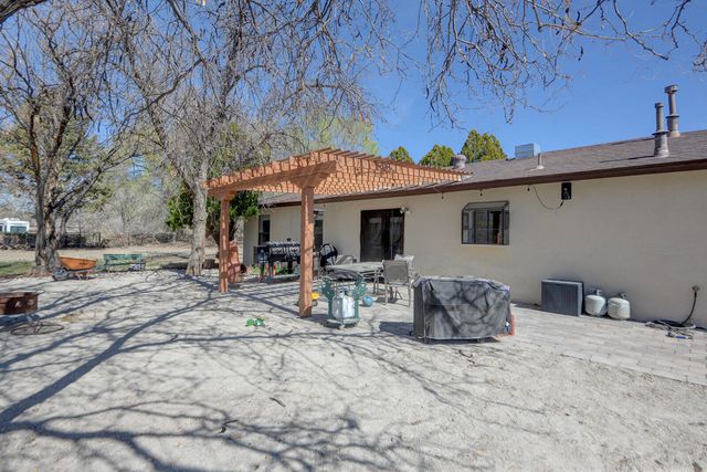 8 Sierra Vista Court, Peralta, NM 87042