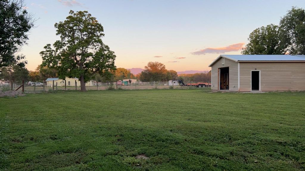 8 Sierra Vista Court, Peralta, NM 87042