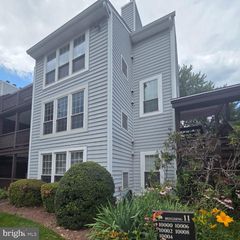 10000 OAKTON TERRACE RD, Oakton, VA 22124