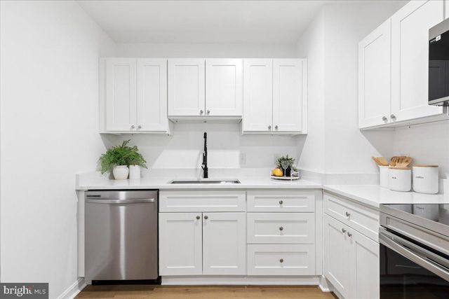 822 E NORTH AVE, Baltimore, MD 21202
