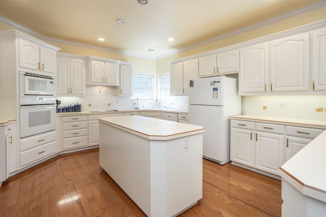 913 Mesquite Street, Gainesville, TX 76240