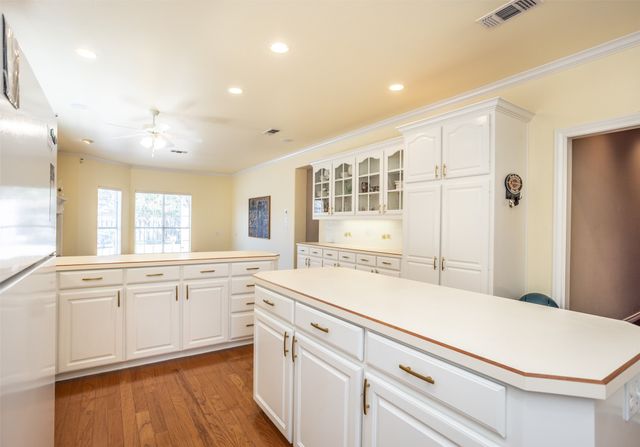 913 Mesquite Street, Gainesville, TX 76240