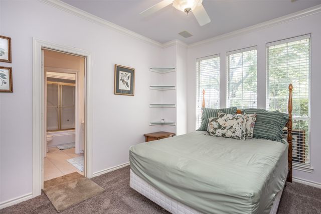 913 Mesquite Street, Gainesville, TX 76240