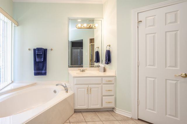 913 Mesquite Street, Gainesville, TX 76240