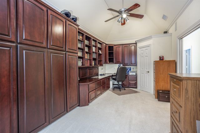913 Mesquite Street, Gainesville, TX 76240