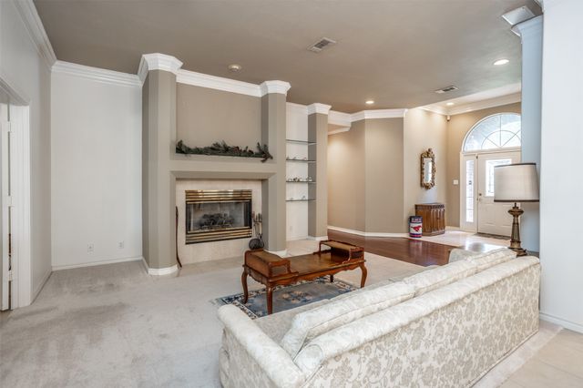 913 Mesquite Street, Gainesville, TX 76240