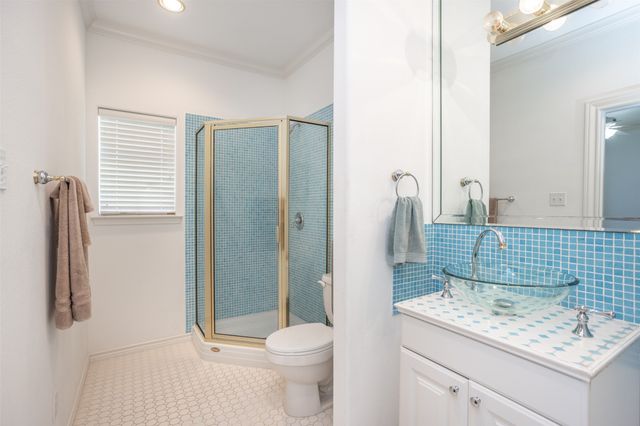 913 Mesquite Street, Gainesville, TX 76240