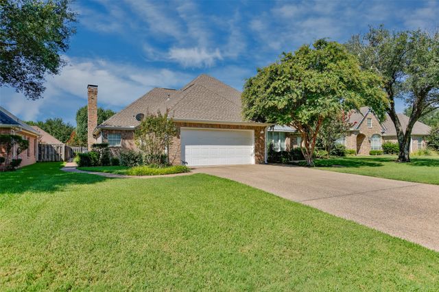 913 Mesquite Street, Gainesville, TX 76240