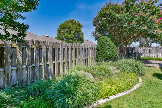 913 Mesquite Street, Gainesville, TX 76240