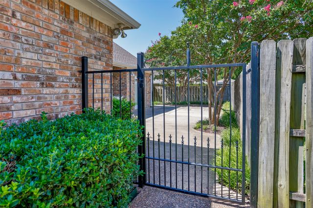 913 Mesquite Street, Gainesville, TX 76240
