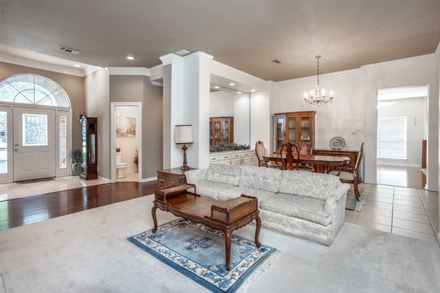 913 Mesquite Street, Gainesville, TX 76240