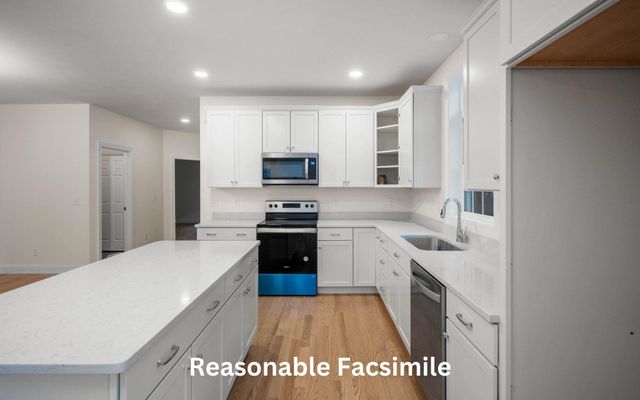 88 Lantern Drive, Sandown, NH 03873