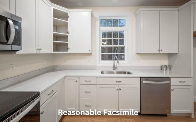 88 Lantern Drive, Sandown, NH 03873