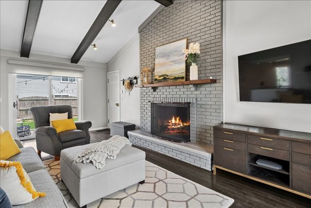 1221 Whirlaway Avenue, Naperville, IL 60540