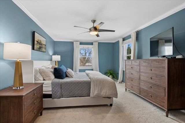 1221 Whirlaway Avenue, Naperville, IL 60540