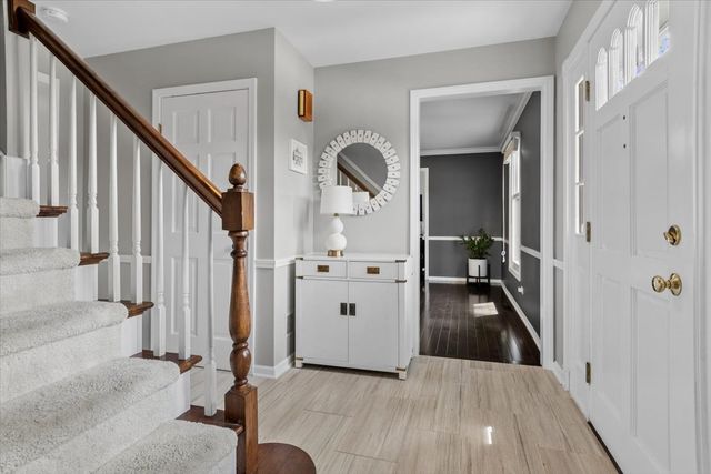 1221 Whirlaway Avenue, Naperville, IL 60540