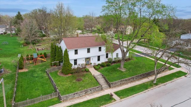 1221 Whirlaway Avenue, Naperville, IL 60540