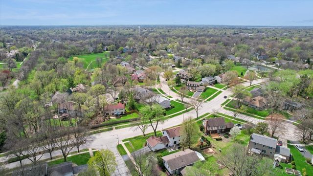 1221 Whirlaway Avenue, Naperville, IL 60540