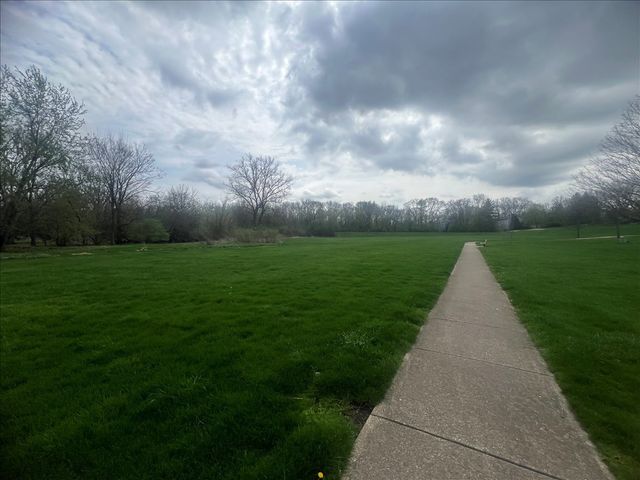 1221 Whirlaway Avenue, Naperville, IL 60540