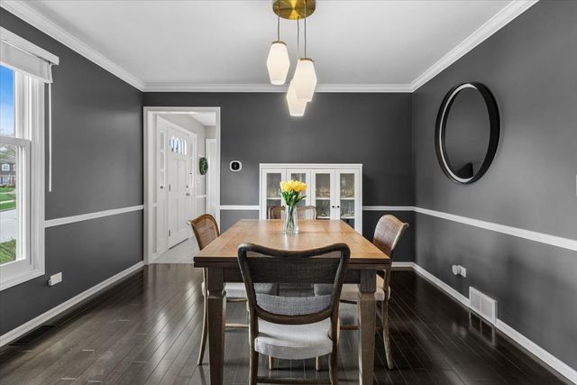 1221 Whirlaway Avenue, Naperville, IL 60540