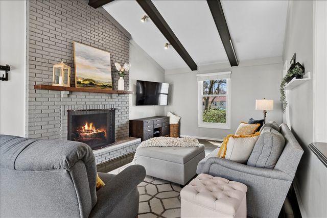 1221 Whirlaway Avenue, Naperville, IL 60540