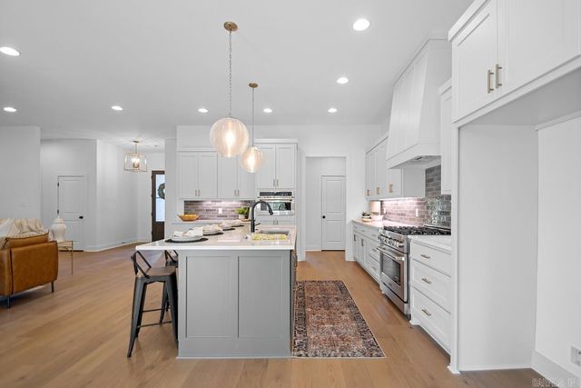 200 Middleton Place Drive, Benton, AR 72019