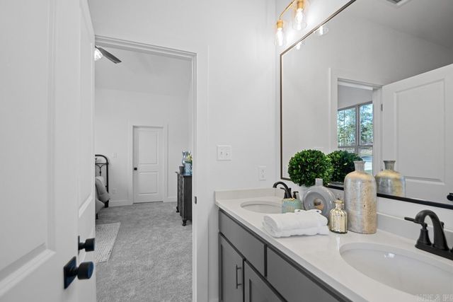 200 Middleton Place Drive, Benton, AR 72019