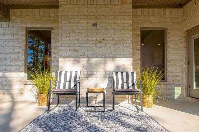 200 Middleton Place Drive, Benton, AR 72019