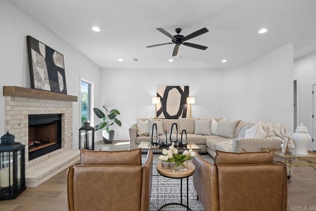 200 Middleton Place Drive, Benton, AR 72019