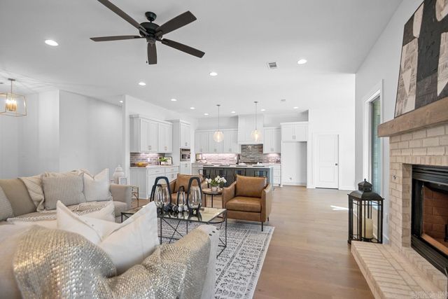 200 Middleton Place Drive, Benton, AR 72019