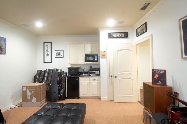 4045 Stonegate Blvd, Tyler, TX 75703