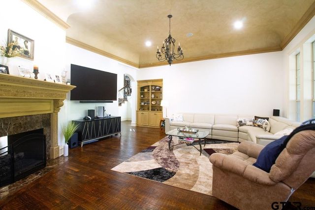 4045 Stonegate Blvd, Tyler, TX 75703