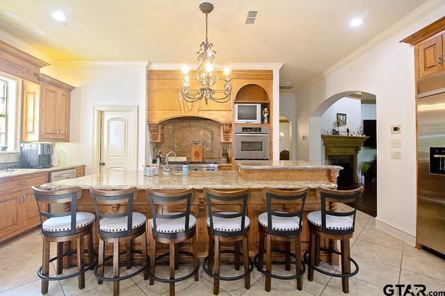 4045 Stonegate Blvd, Tyler, TX 75703